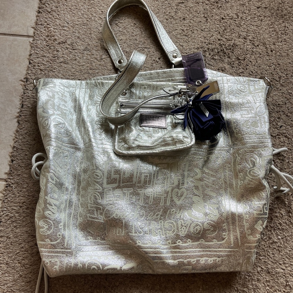 Good as new 2000s metallic coach tote bag